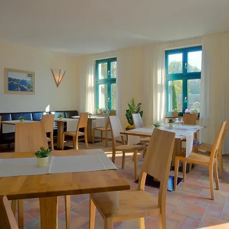 Guest house Am Finkenberg 3*